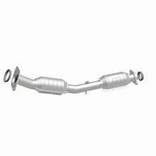Load image into Gallery viewer, MagnaFlow Direct Fit Catalytic Converter 07-12 Nissan Versa 1.8L