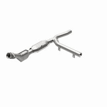 Load image into Gallery viewer, MagnaFlow Direct Fit Catalytic Converter 01 Ford F-150 4.2L