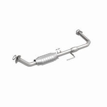 Load image into Gallery viewer, MagnaFlow Direct Fit Catalytic Converter 00-8/04 Toyota Tundra 4.7L D/S Front