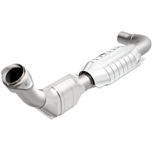 Load image into Gallery viewer, MagnaFlow Direct Fit Catalytic Converter 99-00 Ford Exped 4.6L