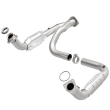 Load image into Gallery viewer, MagnaFlow Direct Fit Catalytic Converter 07-09 Hummer Truck H2 Y-Pipe Assy