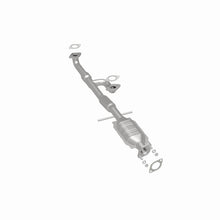 Load image into Gallery viewer, MagnaFlow Direct Fit Catalytic Converter 02-05 Hyundai XG350 3.5L