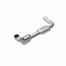 Load image into Gallery viewer, MagnaFlow Direct Fit Catalytic Converter 00-04 Ford E150 4.6L Driver Side