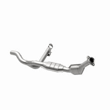 Load image into Gallery viewer, MagnaFlow Direct Fit Catalytic Converter 01 Ford F150 5.4L