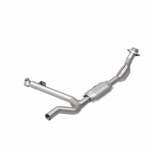 Load image into Gallery viewer, MagnaFlow Direct Fit Catalytic Converter 99-00 F-150 4.2L V6 2WD P/