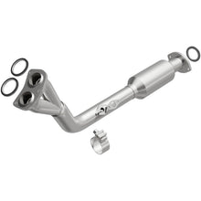 Load image into Gallery viewer, MagnaFlow Direct Fit Catalytic Converter California Grade 96-98 Toyota 4Runner 2.7L
