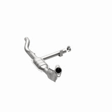 Load image into Gallery viewer, MagnaFlow Direct Fit Catalytic Converter 01 Ford F150 5.4L