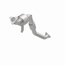 Load image into Gallery viewer, MagnaFlow Direct Fit Catalytic Converter 2007-2010 Q7 V6 3.6 OEM Underbody
