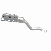 Load image into Gallery viewer, MagnaFlow Direct Fit Catalytic Converter BMW 5 99-00 Front