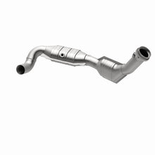 Load image into Gallery viewer, MagnaFlow Direct Fit Catalytic Converter 01 Ford Trucks 4.6L