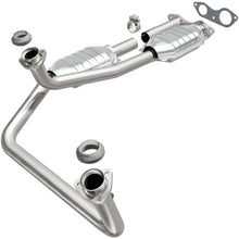 Load image into Gallery viewer, MagnaFlow Direct Fit Catalytic Converter California Grade 96-00 GM Tahoe/Yukon/Escalade 5.7L
