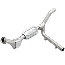 Load image into Gallery viewer, MagnaFlow Direct Fit Catalytic Converter 97-98 Ford F-150 Pickup 4.2L P/S 4WD