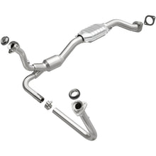 Load image into Gallery viewer, MagnaFlow Direct Fit Catalytic Converter 01-05 Chevy Blazer 4.3L 4WD