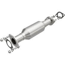 Load image into Gallery viewer, MagnaFlow Direct Fit Catalytic Converter 03-06 Outlander 2.4L