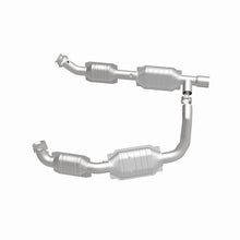 Load image into Gallery viewer, MagnaFlow Direct Fit Catalytic Converter 06 Ford E350 Van 5.4L