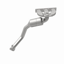 Load image into Gallery viewer, MagnaFlow Direct Fit Catalytic Converter BMW 5 01-03 front