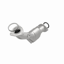 Load image into Gallery viewer, MagnaFlow Direct Fit Catalytic Converter Front 00-04 Toyota Tacoma 3.4L 4WD / 00-04 Tundra 3.4L