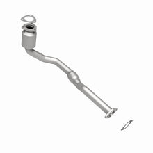 Load image into Gallery viewer, MagnaFlow Direct Fit Catalytic Converter 02-03 Saturn Vue 3.0L Front