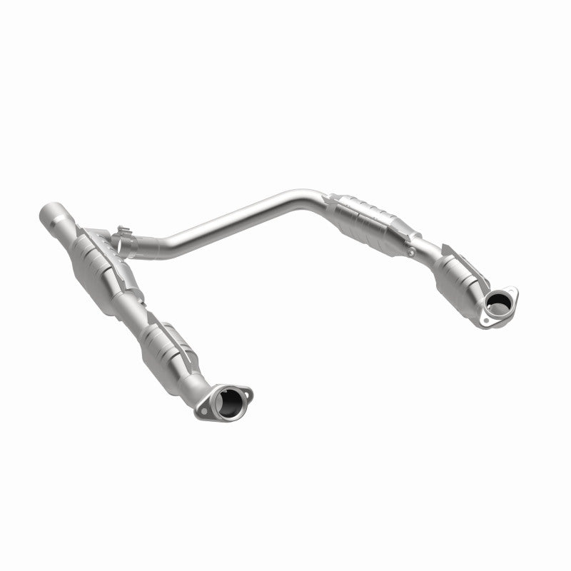 MagnaFlow Direct Fit Catalytic Converter 06 Ford E350 Van 5.4L