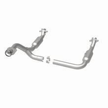 Load image into Gallery viewer, MagnaFlow DF Cat Conv 06-09 Ford Explorer/06-10 Mercury Mountaineer 4.6L Y-Pipe Assembly (49 State)
