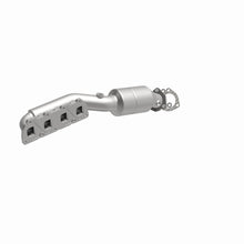 Load image into Gallery viewer, MagnaFlow Direct Fit Catalytic Converter 02-04 Volkswagen Passat 4.0L