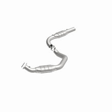 Load image into Gallery viewer, MagnaFlow Direct Fit Catalytic Converter 03-05 Express 2500 4.8L Driver Side