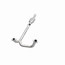 Load image into Gallery viewer, MagnaFlow Direct Fit Catalytic Converter 96 Ford E-Series Van 5.8L