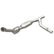 Load image into Gallery viewer, MagnaFlow Direct Fit Catalytic Converter 99-00 Ford Trucks 5.4L