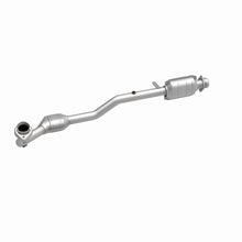 Load image into Gallery viewer, MagnaFlow Direct Fit Catalytic Converter 99-01 Ford Explorer 5.0L