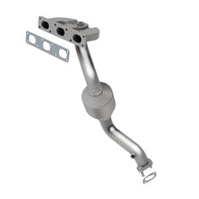 Load image into Gallery viewer, MagnaFlow DF Catalytic Conv BMW 99-00 323 2.5L / 99-00 328 2.8L / 99-00 Z3 2.5L/2.8L California