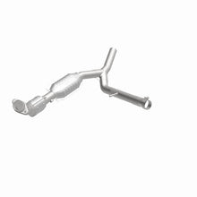 Load image into Gallery viewer, MagnaFlow Direct Fit Catalytic Converter 04-05 Ford F-150 5.4L P/S 2WD (Excl 04 Heritage Edition)