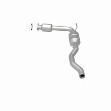 Load image into Gallery viewer, MagnaFlow Direct Fit Catalytic Converter 02 Volkswagen Eurovan 2.8L