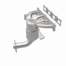 Load image into Gallery viewer, MagnaFlow DF Cat Conv 07 Dodge Caliber 2.4L Manifold AWD/07-10 Jeep Patriot 2.4L Manifold 4WD 49-St