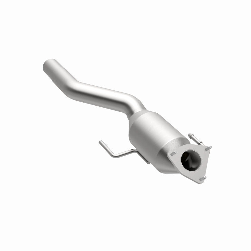 MagnaFlow Direct Fit Catalytic Converter 04-07 VW Touareg 4.2L Driver Side