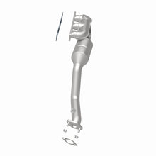 Load image into Gallery viewer, MagnaFlow Direct Fit Catalytic Converter BMW 5 99-00 Front