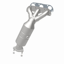 Load image into Gallery viewer, MagnaFlow Direct Fit Catalytic Converter 04-05 Suz Verona2.5 Manifold Rear