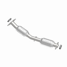 Load image into Gallery viewer, MagnaFlow Direct Fit Catalytic Converter 07-12 Nissan Versa 1.8L