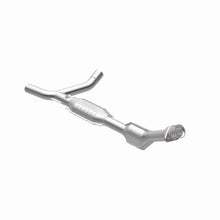 Load image into Gallery viewer, MagnaFlow Direct Fit Catalytic Converter 01-03 Ford E150 4.2L Passenger Side