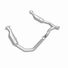 Load image into Gallery viewer, MagnaFlow Direct Fit Catalytic Converter 06-07 Ram 1500 4.7L Underbody