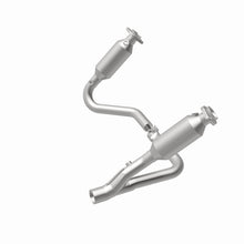 Load image into Gallery viewer, MagnaFlow Direct Fit Catalytic Converter California Grade 07-08 Dodge Durango 3.7L