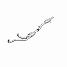 Load image into Gallery viewer, MagnaFlow DF Cat Conv 87-93 Ford Bronco 4.9L/87-95 F-150/F-250 (Non SD)/F-350 (Non SD) PU 4.9L (CA)