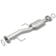 Load image into Gallery viewer, MagnaFlow Direct Fit Catalytic Converter 99-02 4Runner 3.4L rear OEM