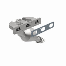 Load image into Gallery viewer, MagnaFlow Direct Fit Catalytic Converter 99-00 BMW Z3 L6 2.8L Rear Manifold