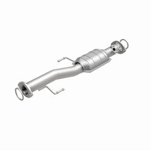 Load image into Gallery viewer, MagnaFlow Direct Fit Catalytic Converter 99-02 4Runner 3.4L rear OEM