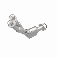 Load image into Gallery viewer, MagnaFlow Direct Fit Catalytic Converter 01-04 Toyota Tacoma Front 2.7L