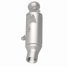 Load image into Gallery viewer, MagnaFlow Direct Fit Catalytic Converter 2015 BMW 640i/740i Underbody