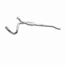 Load image into Gallery viewer, MagnaFlow Direct Fit Catalytic Converter 02-03 Ram 1500 4.7