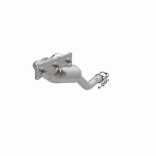 Load image into Gallery viewer, MagnaFlow Direct Fit Catalytic Converter BMW 3 06-09 Front OEM