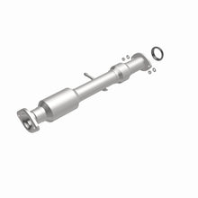 Load image into Gallery viewer, MagnaFlow Direct Fit Catalytic Converter 14-15 Toyota Highlander 3.5L