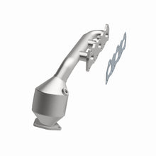 Load image into Gallery viewer, MagnaFlow Direct Fit Catalytic Converter 00 Suzuki Grand Vitara 2.5L